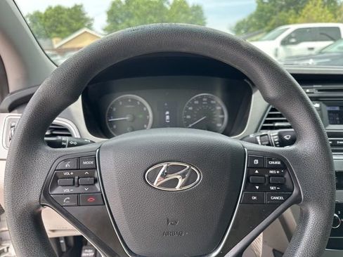 Used 2016 Hyundai Sonata SE FWD image 7