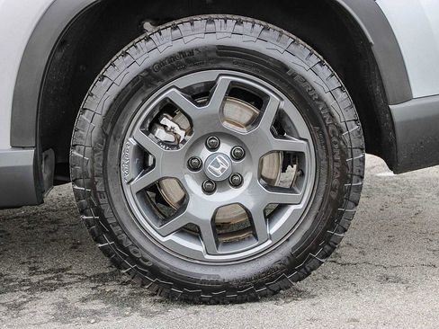 Certified 2025 Honda Pilot Touring image 8