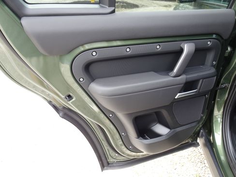 New 2026 Land Rover Defender 110 X-Dynamic SE AWD/4WD image 21