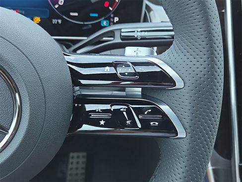 Certified 2026 Mercedes-Benz GLC 300 4MATIC image 22