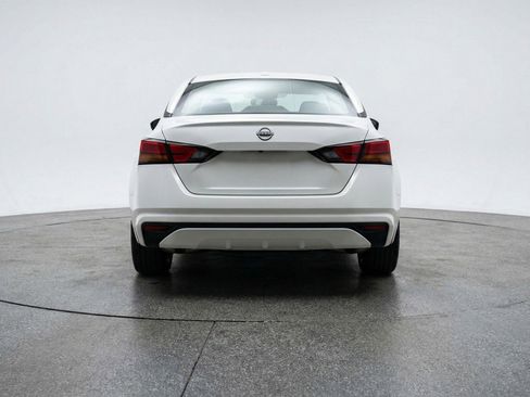 Used 2025 Nissan Altima 2.5 SV image 7