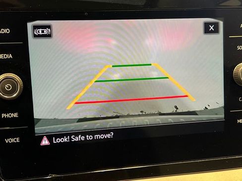 Used 2025 Volkswagen Taos SE image 25