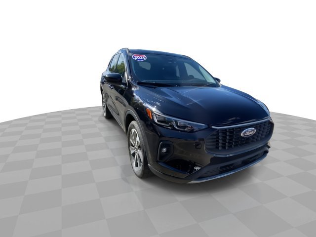 Used 2025 Ford Escape Platinum AWD/4WD image 4