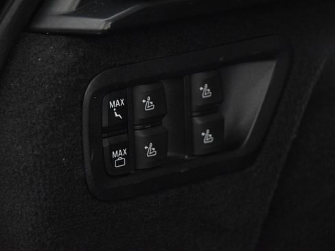 Used 2023 BMW X7 xDrive40i w/ Parking Assistance Package image 36