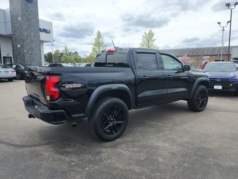 Used 2024 Chevrolet Colorado Trail Boss w/ Advanced Trailering Package AWD/4WD image 9