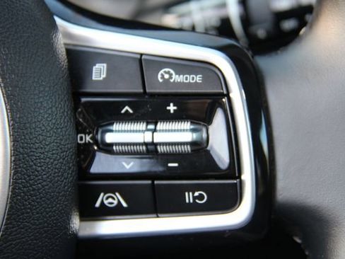 Used 2022 Kia Sorento S image 22