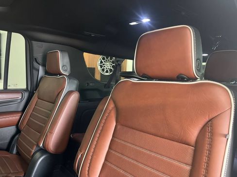 Used 2023 GMC Yukon XL Denali Ultimate AWD/4WD image 42