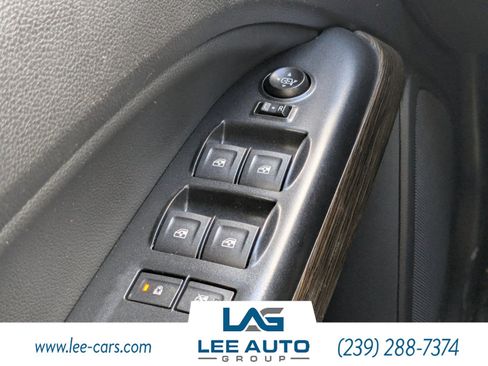 Used 2018 GMC Canyon Denali image 18