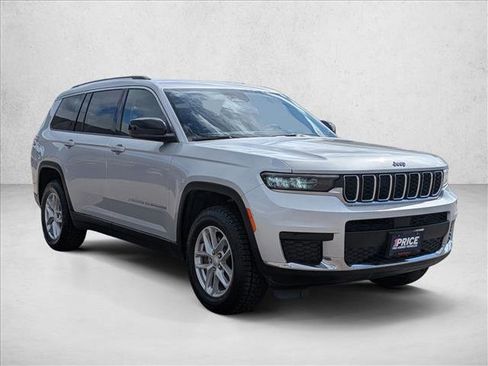Used 2023 Jeep Grand Cherokee L Laredo w/ Luxury Tech Group I AWD/4WD image 3