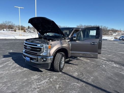 Used 2020 Ford F350 Lariat w/ Chrome Package image 13