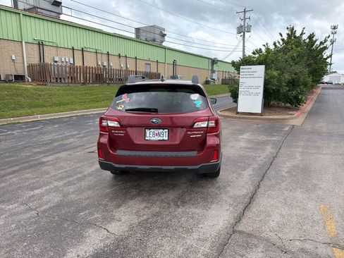 Used 2016 Subaru Outback 2.5i Limited AWD/4WD image 4