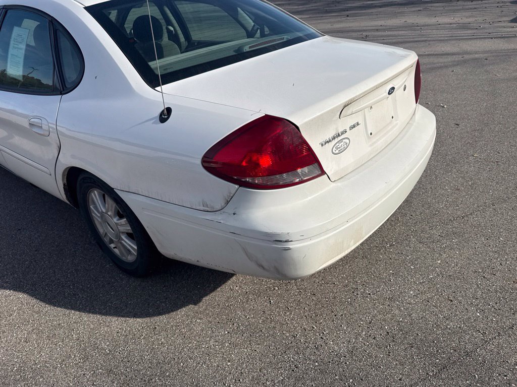 Used 2007 Ford Taurus SEL FWD image 5
