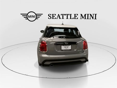 Certified 2023 MINI Cooper 4-Door Hardtop image 9