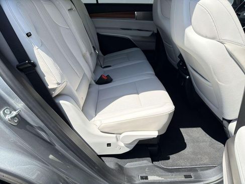 Certified 2026 Cadillac Vistiq Luxury image 28