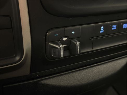 Used 2017 RAM 2500 SLT image 35