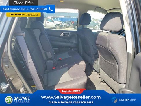 Used 2018 Nissan Pathfinder SV image 15