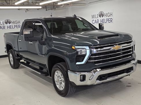 Used 2025 Chevrolet Silverado 2500 LTZ w/ LTZ Premium Package AWD/4WD image 4