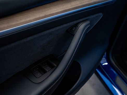 Used 2023 Tesla Model Y Long Range image 30