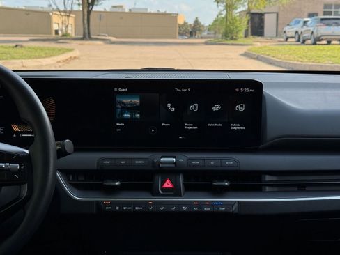 Used 2025 Kia K4 LXS image 17