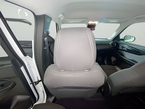 Used 2024 Chevrolet TrailBlazer LT w/ LT Cold Weather Package FWD image 39