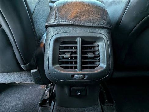 Used 2018 Jeep Cherokee Limited image 16