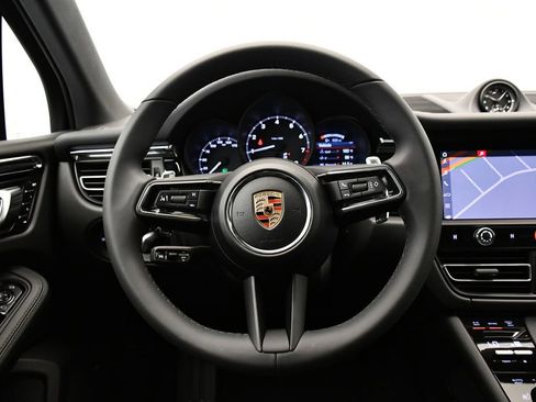 Certified 2026 Porsche Macan AWD/4WD image 25