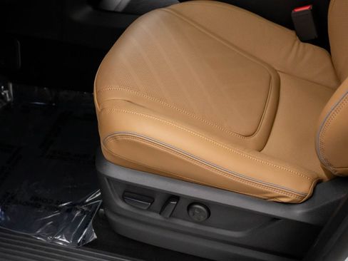 New 2026 INFINITI QX80 Luxe w/ Cargo Package image 18