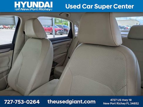 Used 2014 Volkswagen Passat 1.8T SE FWD image 7