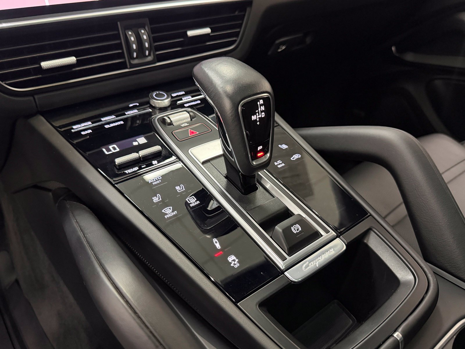 Used 2021 Porsche Cayenne GTS AWD/4WD image 32