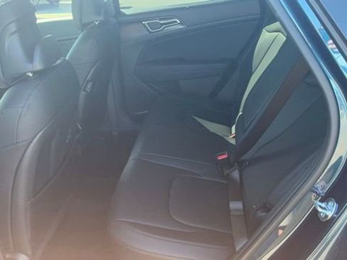 Certified 2025 Kia Sportage EX w/ EX Premium Package image 32