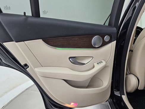 Certified 2020 Mercedes-Benz GLC 300 4MATIC image 17