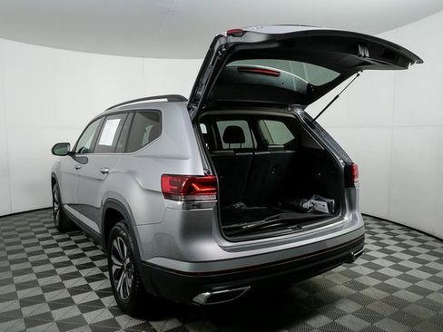Certified 2025 Volkswagen Atlas SE image 32