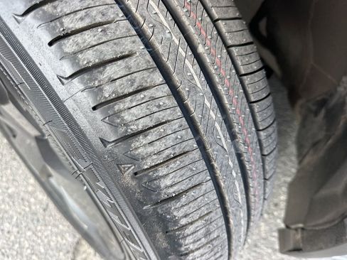 Used 2024 Toyota Prius Prime SE image 29