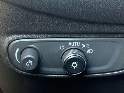 Used 2022 Chevrolet Equinox LT AWD/4WD image 22