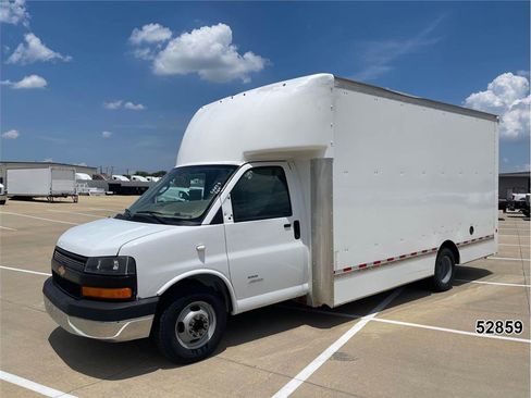 Used 2023 Chevrolet Express 4500 Extended w/ Power Convenience Package RWD image 1