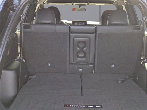 Used 2022 Mitsubishi Outlander SE image 12