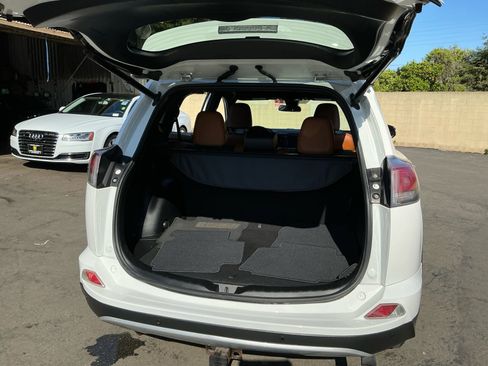 Used 2016 Toyota RAV4 SE w/ Advanced Technology Package image 26