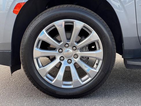 Used 2021 Chevrolet Tahoe Premier w/ Premium Package RWD image 9