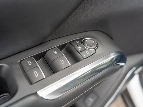 Used 2025 Chevrolet Traverse High Country image 21