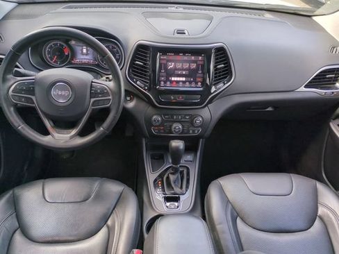 Used 2019 Jeep Cherokee Limited FWD image 15