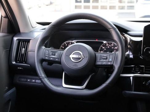 Certified 2025 Nissan Pathfinder SL w/ SL Premium Package AWD/4WD image 26
