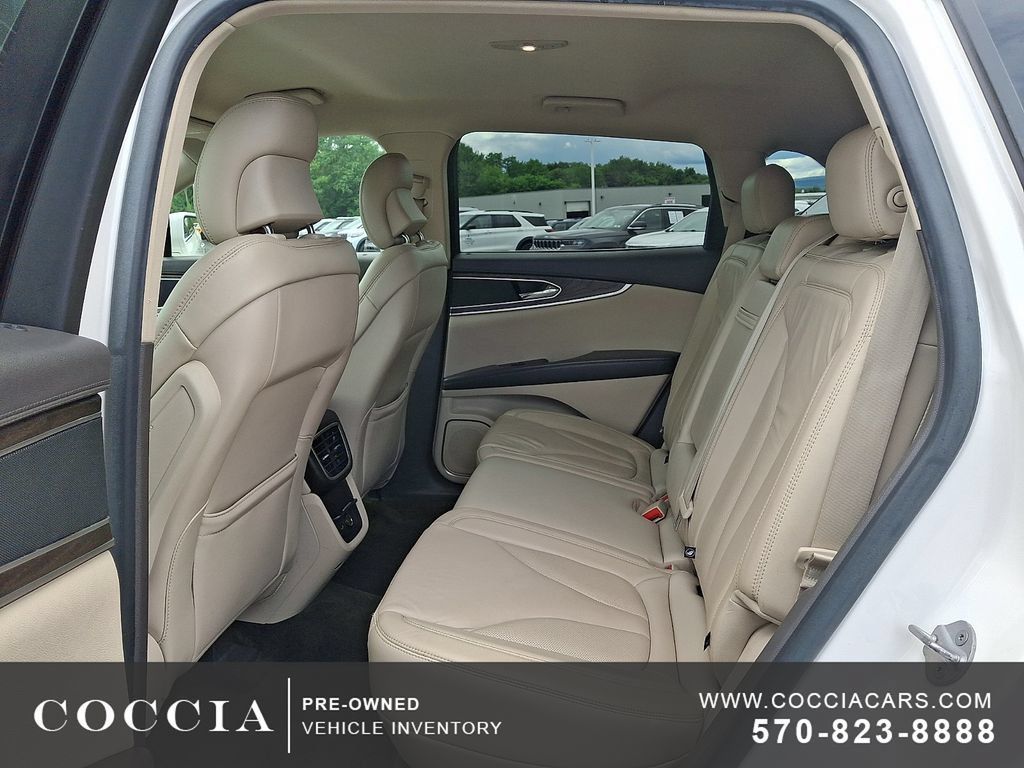 Used 2017 Lincoln MKX Select w/ Select Plus Package AWD/4WD image 10