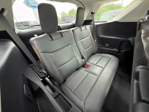 Used 2025 Ford Explorer Active w/ Active Comfort Package AWD/4WD image 11