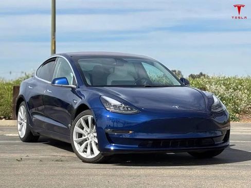 Used 2019 Tesla Model 3 Standard Range Plus image 1