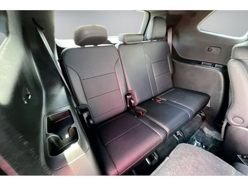 Used 2025 Buick Enclave Preferred AWD/4WD image 24