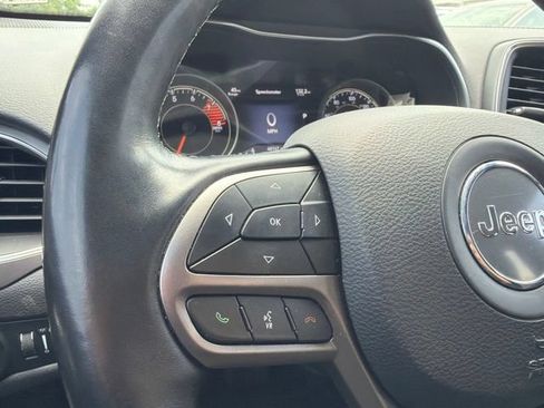 Used 2021 Jeep Cherokee Latitude Lux w/ Comfort/Convenience Group FWD image 29