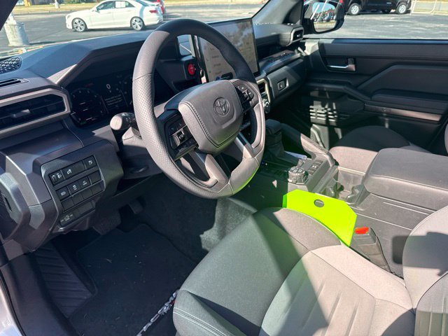 Used 2025 Toyota Tacoma TRD Off-Road AWD/4WD image 25
