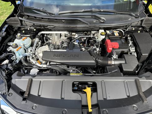 New 2026 Nissan Rogue Platinum image 17