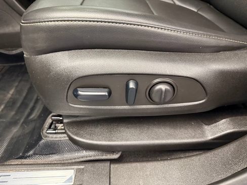 Used 2023 GMC Acadia SLT FWD image 60