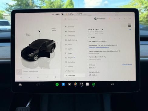 Used 2023 Tesla Model Y Long Range AWD/4WD image 26